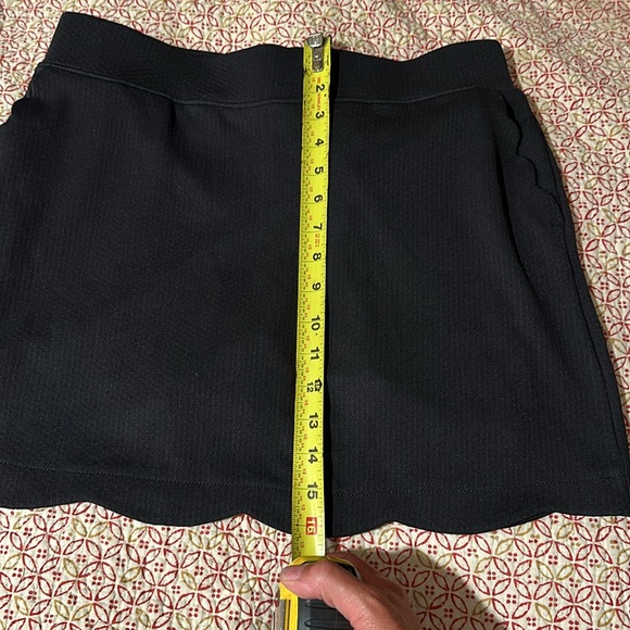 Pebble Beach black scalloped skirt - Picture 6 of 7